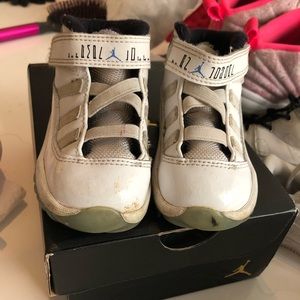 Legend blue 11’s size 6c